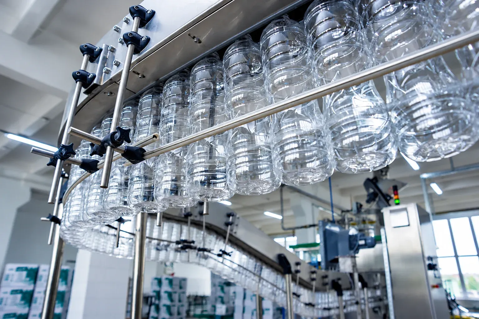 PET Blow Molding Machine Buying Guide: Capacity, Features & Key Considerations