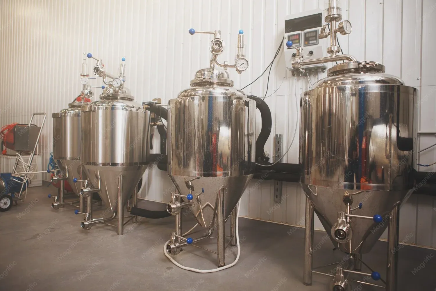 Turnkey vs Traditional Beverage Factory Setup: Cost, Time, Efficiency & ROI Compared