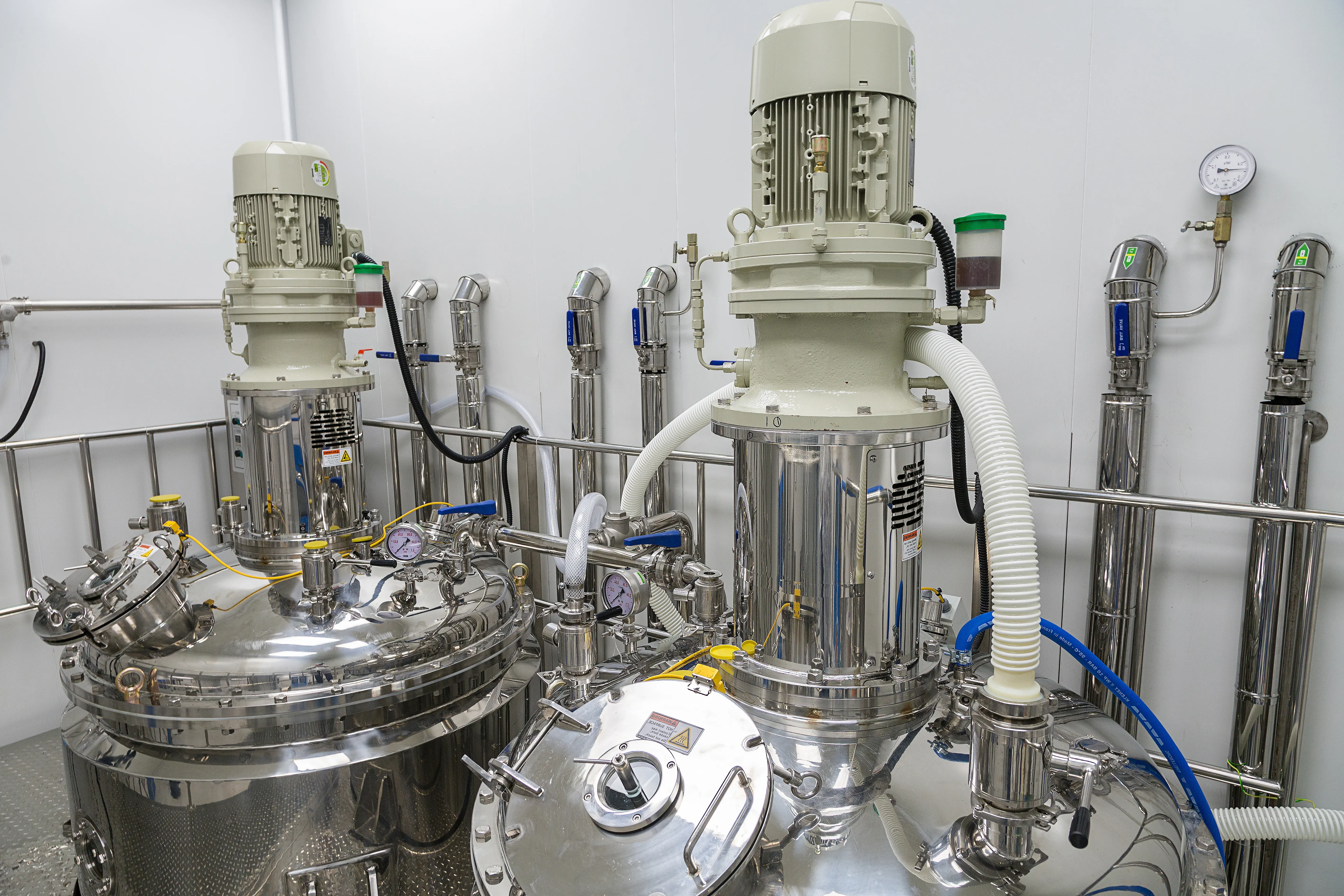 Hot Fill vs Cold Fill: How Filling Conditions Change Equipment Requirements